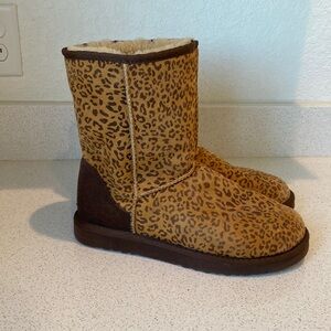 Ugg Classic Short Leopard Print Boots W9